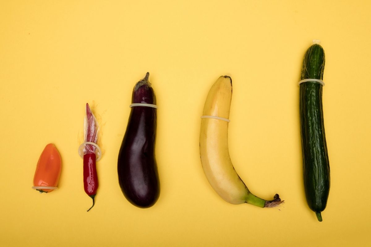 Preservativos em frutas e legumes de diferentes tamanhos